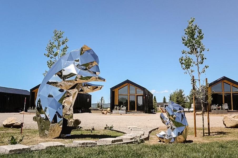 איילנד פארק Yellowstone Peaks Hotel מראה חיצוני תמונה